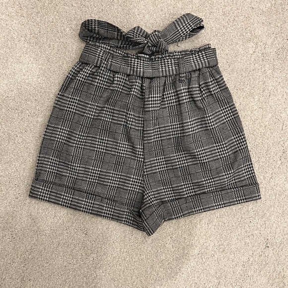 FASHIONNOVA PLAID DRESS-SHORTS - Picture 2 of 5